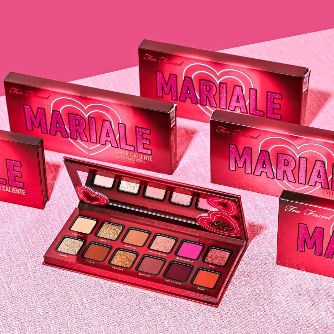 Too Facedさんのインスタグラム写真 - (Too FacedInstagram)「🔥 HOT HOT HOT 🔥  Our Amor Caliente collab with our babe @Mariale is packed with bold, sexy, & spicy shades AND it ships free on toofaced.com! #TooFacedxMariale #TooFaced」9月17日 8時00分 - toofaced