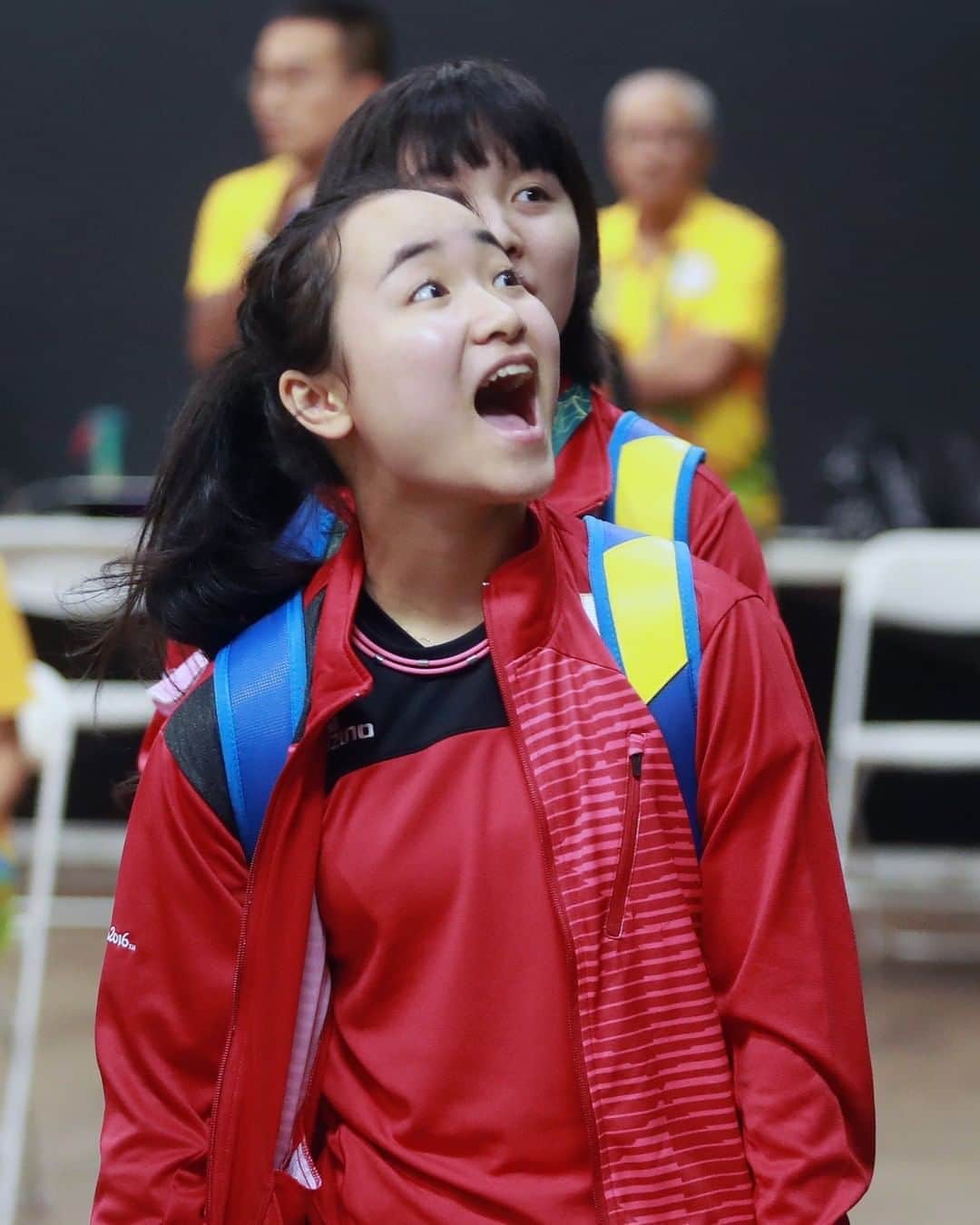のインスタグラム：「My reaction when I saw ___________________😱😄 #CaptionThis #Emotions」