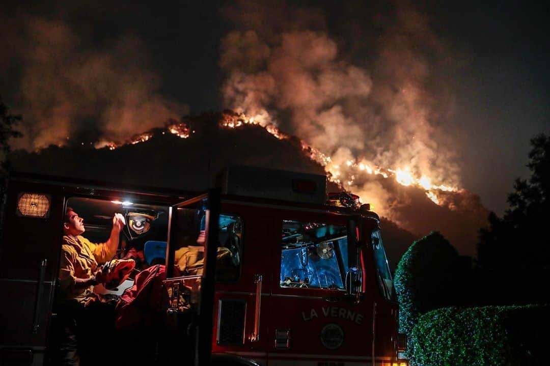 TIME Magazineさんのインスタグラム写真 - (TIME MagazineInstagram)「An engine from the La Verne Fire Department arrives to offer defense as the Bobcat Fire burns near homes on Oakglade Drive in Monrovia, Calif., on Sept. 15. The blaze, which has burned more than 44,000 acres, is 3% contained. Since the beginning of the year, according to @calfire, wildfires in the state have burned over 3.1 million acres. Photograph by @robgauthier—@latimes/@gettyimages」9月17日 8時18分 - time