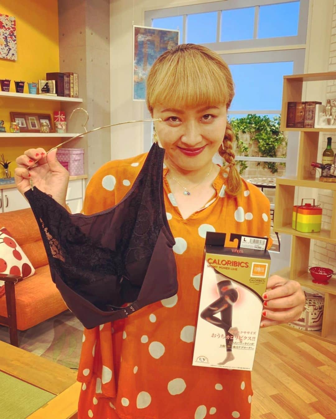 丸山桂里奈さんのインスタグラム写真 - (丸山桂里奈Instagram)「明日9/18(金)に、日本テレビ「女神のマルシェ」10:25〜出動させていただきます😍🥰😘 とても度肝抜かれる品々がありますので、まずは目と相談してみてくださいね😚😋😛 イトーヨーカドーさんも私の地元の、イトーヨーカドーさんでした。縁がありますね😍😍😍 みなさま、よろしくお願い致します🤲  #日本テレビ #女神のマルシェ #出動です #商品がこちらをみて笑ってました #とてもよい証拠ですね #私も沢山欲しいものがあり #新居に運びたいなと思ってます #イトーヨーカドー #イエナカ充実フェア #PR #いい意味で #インスタバエ」9月17日 17時46分 - karinamaruyama