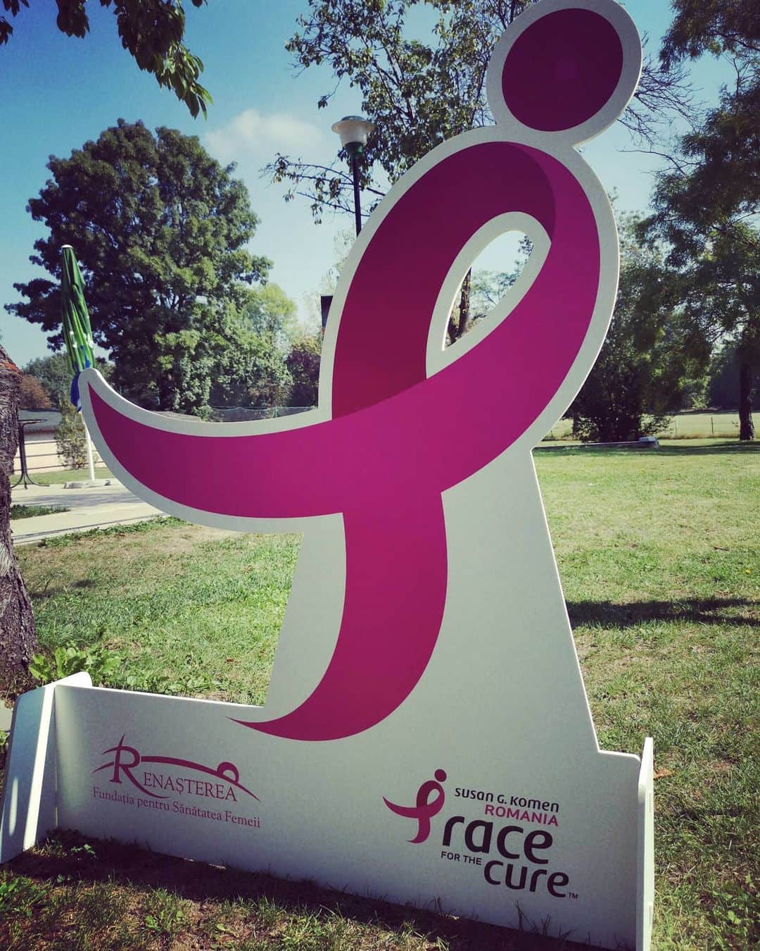 カタリナ・ポノルのインスタグラム：「Astazi m-am alaturat campaniei @fundatia_renasterea alaturi de @cosmopolis_bucuresti  pentru a ajuta mii de femei din tara, sa beneficieze de consult medicat de specialitate pentru prevenirea cancerului de san! Hai in echipa mea si alatura-te si tu in platforma #rftc2020 si sustine preventia! 1 inscriere =1 testare 4 inscrieri =1 mamografie」