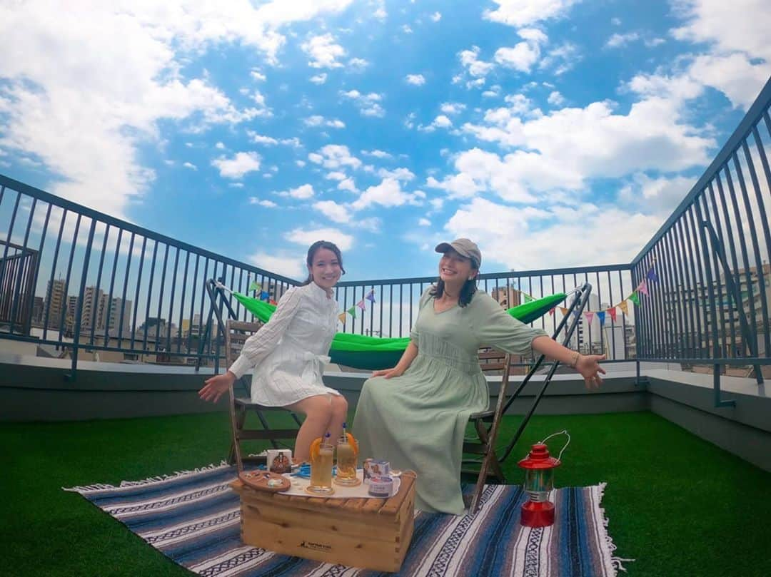 芳美リンさんのインスタグラム写真 - (芳美リンInstagram)「飲み旅本。Vol.7﻿ ﻿ に出演させていただいています🍺﻿ ﻿ テーマは男前女子におすすめなベランピング飲み🏕﻿ ﻿ ベランピングのコーデもさせていただきました！﻿ ﻿ ご当地カクテルで旅気分🍹﻿ ﻿ ぜひご覧下さい！ストーリーにリンク掲載しています！﻿ ﻿ ﻿ #飲み旅本#ベランピング#キャプテンスタッグ#captionstag#鹿番長#おうちキャンプ﻿ #ご当地カクテル#アウトドア女子#GoProjp#GoPro8#キャンプ#缶つま」9月17日 18時02分 - lynn.lynn5