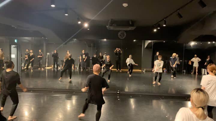 黒須洋壬のインスタグラム：「黒須洋嗣 JAZZ CLASS 2020.Sep.17th @danceworks_jpn  @xross #不可幸力  #vaundy #mask #dance #jazzdance #tokyo #japan」