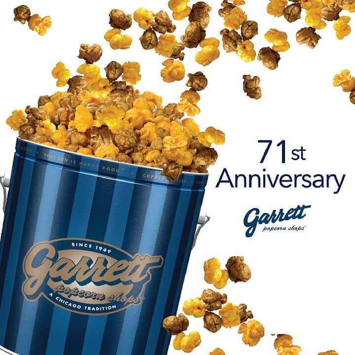 ギャレット ポップコーン ショップスさんのインスタグラム写真 - (ギャレット ポップコーン ショップスInstagram)「🎉誕生日まであと1日🎉  明日9月18日はGarrett Popcorn Shops®︎の71回目の誕生日です。 皆さまからのたくさんの大きな愛に支えられて私たちは71周年を迎えることができます。  感謝をこめて、明日、下記対象店舗にて商品をご購入いただいたお客様"先着71名様"にシカゴ ミックスのミニサイズバッグをプレゼントいたします🎁  71周年のアニバーサリーを私たちと一緒に楽しみましょう✨ これからも皆さまに喜んでいただけるように美味しいポップコーンをお届けいたします！ これからも応援よろしくお願いいたします。 Thank you for your big love❤️  対象店舗:原宿店、酒々井プレミアムアウトレット店、ららぽーとEXPOCITY店 ※名古屋店、期間限定ショップ(北千住マルイ、横浜ポルタ)では実施しておりません  #garrett #garrettpopcorn #garrettjp #popcorn #instafood #71st #anniversary #celebration #ギャレット #ギャレットポップコーン #ギャレットポップコーンショップス #ポップコーン #71周年 #アニバーサリー #原宿 #酒々井プレミアムアウトレット #名古屋 #ららぽーとexpocity #北千住マルイ #横浜ポルタ #オンラインショップ」9月17日 18時30分 - garrettpopcornjp