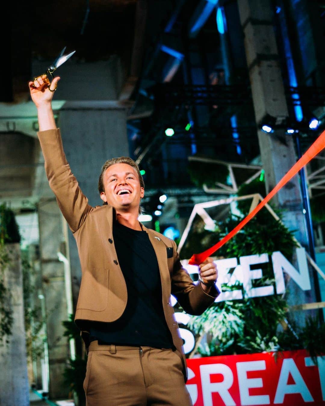 ニコ・ロズベルグのインスタグラム：「Our exhibition and conference at my @greentech_festival is open!! Let’s get inspired by our green leaders and explore the most forward-thinking sustainable innovation 🌎 #celebratechange」