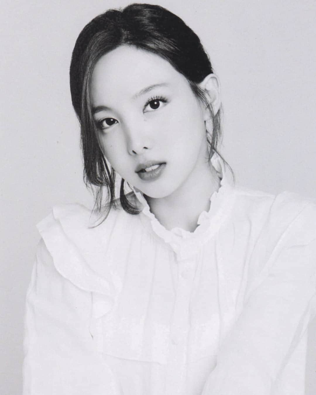 ナヨンさんのインスタグラム写真 - (ナヨンInstagram)「♪ Black & White © timtotwicee ↬#Nayeon #TWICE #나연 #트와이스 ♡」9月17日 19時06分 - twnayeon