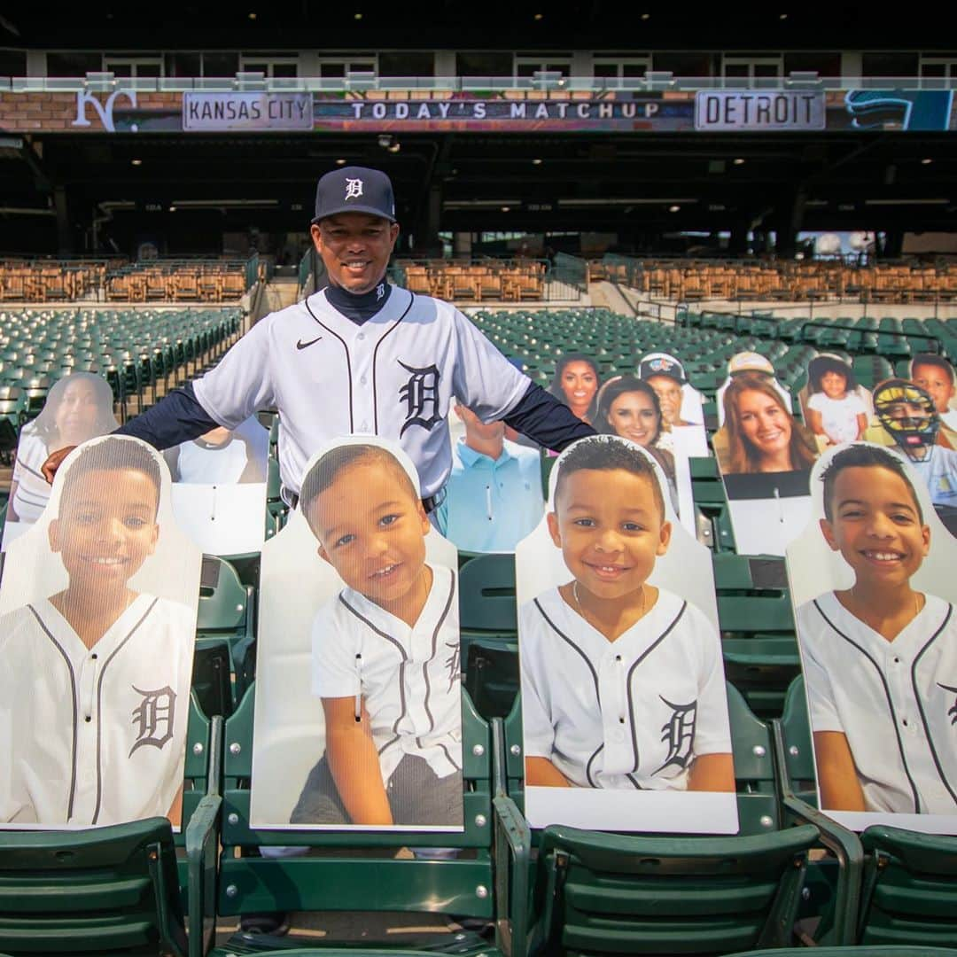 デトロイト・タイガースさんのインスタグラム写真 - (デトロイト・タイガースInstagram)「It takes the whole family to root. #DetroitRoots」9月17日 10時15分 - tigers