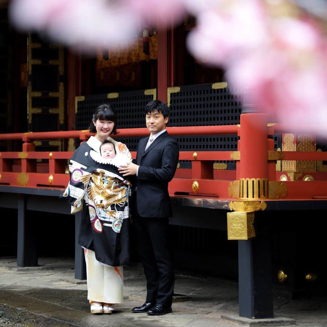 スタジオアリスさんのインスタグラム写真 - (スタジオアリスInstagram)「⛩スタジオアリスの出張撮影サービス📷    ✅手ぶらでOK👍安心の衣装付きプランもご用意👘 ✅パパもママも着物を着て撮影できます‼️ ✅厳選した50枚の写真を、撮影データ付きフォトアルバムでお渡し✨   お子さまの大切な記念日に💎✨ お子さまの着物と合わせてパパもママもお着物を着ませんか👘❓  ご家族の大切な記念日を最高の笑顔に‼️ 出張撮影もスタジオアリスにおまかせください😉✨    ▶️詳しくはスタジオアリス 「七五三出張撮影」「お宮参り出張撮影」で検索🔎👀    #studioalice #スタジオアリス #写真は未来の宝もの #七五三 #753 #お宮参り #七五三撮影 #お宮参り撮影 #着物レンタル #こども写真 #キッズ写真 #キッズフォト #出張カメラマン #出張撮影 #七五三出張撮影 #お宮参り出張撮影」9月17日 10時32分 - studio.alice