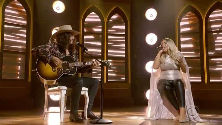 ギャビー・バレットのインスタグラム：「I HOPE you didn’t miss my performance from @theryman on the @acmawards ;) 💛 WHAT AN HONOR. I was a nervous wreck hahaha」