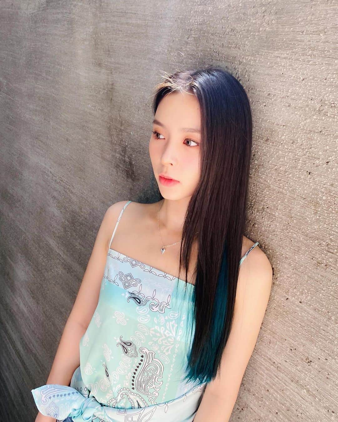 エルキーのインスタグラム：「Let’s not forget the summer vibes☘️」