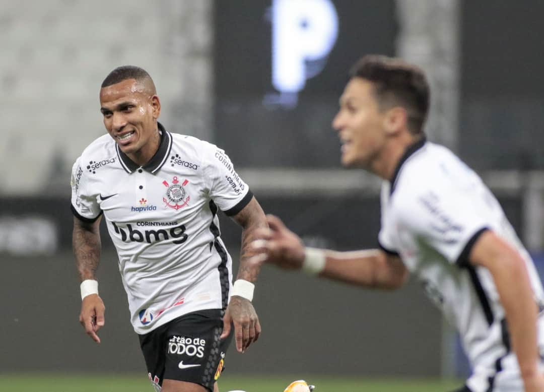 コリンチャンスさんのインスタグラム写真 - (コリンチャンスInstagram)「Assim foi a vitória do Timão na @NeoQuimicaArena pelo @Brasileirao! ⚫⚪⠀ ⠀ 📸 Rodrigo Coca/Agência Corinthians⠀ ⠀ #SomosCorinthians⠀ #VaiCorinthians」9月17日 12時08分 - corinthians