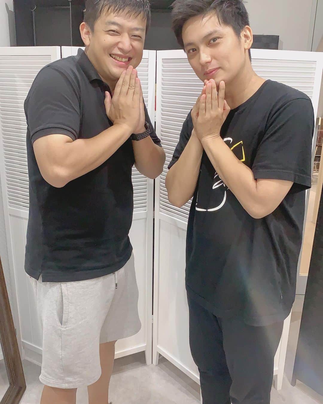 東惣介のインスタグラム：「おヒゲを永久に脱毛してきました🤭 そんなに痛くないので通えそうです  次回は10月1日木曜日12時から脱毛キャスします❤️  ◉脱毛サロンキャラメル銀座 東京都中央区銀座2-11-8  ラウンドクロス銀座2丁目 4階G  https://peraichi.com/landing_pages/view/azhb9」
