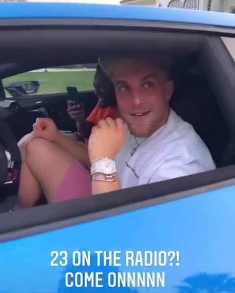 ファンクマスター・フレックスのインスタグラム：「EVERYDAY 7PM!!! You always hear me blaring out the cars! FunkFlex on the set! New @jakepaul joint! We see it! WHAT KINDA CAR IS THAT? WOW!」