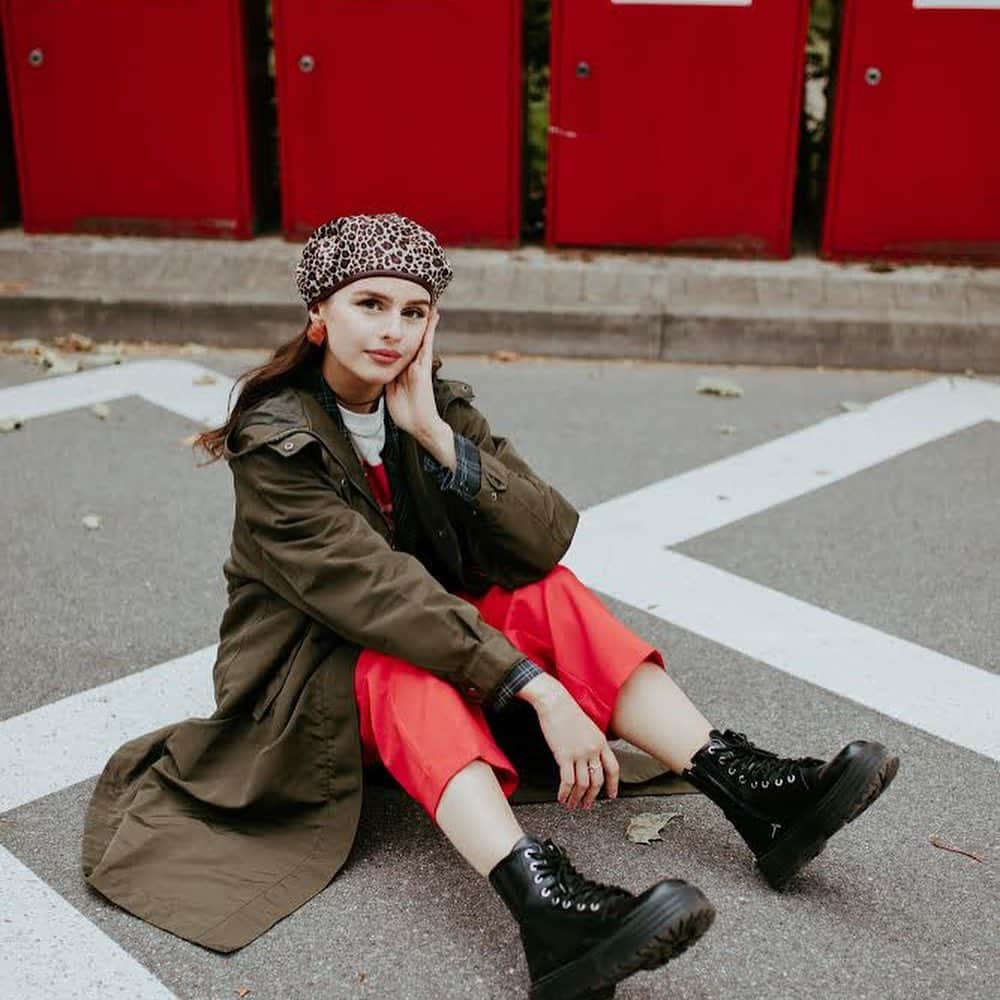 Me%さんのインスタグラム写真 - (Me%Instagram)「2020AW WHAT IS GIRL’S FASHION IN THE WORLD?🌏  👩世界のあの子が着こなすMe%👩   @belinda.bek 🇩🇪 age:21 Job:fashion student  Miyamotomanami×Me% コラボロンTをストリートモードに着こなしたスタイリング！  photo by @sarahkoesterfotografie  #Me% #ミィパー #streetfashion #ストリートファッション #2020aw #Me%snap #ミィパースナップ」9月17日 12時51分 - me_percent