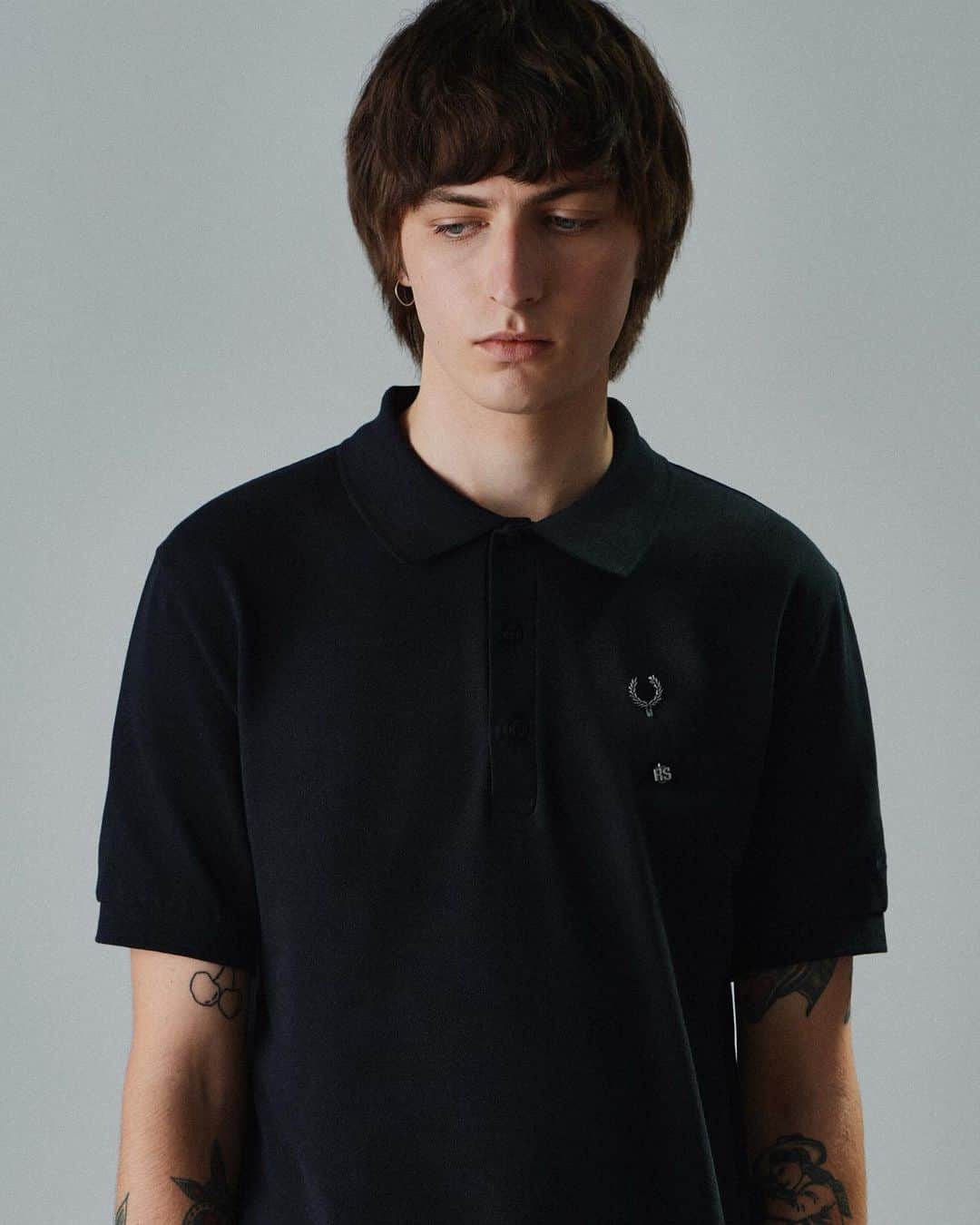 I.T IS INSPIRATIONさんのインスタグラム写真 - (I.T IS INSPIRATIONInstagram)「@fredperry x @rafsimons FW20 collection has launched today. - Inspired by subculture and the energy of youth, the collection pays homage to one of London’s most renowned music event venues: the 100 club. To celebrate the venue’s rich history, Raf Simons - currently co-creative director of Prada - has reinterpreted classic Fred Perry pieces and infused them with the sensibilities of his eponymous line and decorated them with imaged from the 100 Club Stories book. Now available at I.T Hysan One and Harbour City. - @fredperry_hk  #ITHK #ITisInspiration #fredperry #rafsimons #fredperryxrafsimons #fw20 #subculture #100club」9月17日 13時07分 - ithk