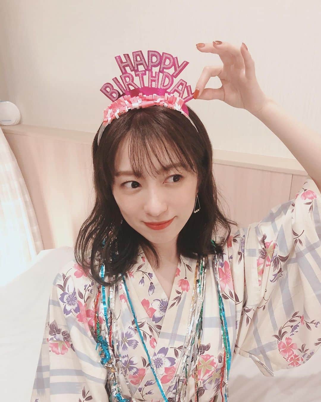瀬口かなのインスタグラム：「昨日誕生日を迎えましたっ🥳﻿ ﻿ 沢山のお祝いメッセージやストーリーズもありがとうございました😭✨﻿ 誕生日はマネージャーさんとまゆちゃんが箱根に連れてってくれてお祝いしてくれました…嬉しすぎる😭﻿ ﻿ 昨夜のインスタライブでオンラインイベントの開催も発表させていただきました🙇‍♀️﻿ ﻿ 年内に開催できそうでとても良かったです…！ぜひ10周年一緒に振り返っていただければ嬉しいですし、感謝を伝えられるイベントにできたらと思います✨﻿ ﻿」