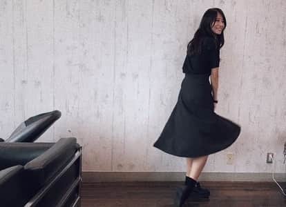 のインスタグラム：「良い週末を！ . . . tops @boujeloud_official  skirt @beep_ss  shoes @yosuke_usa」