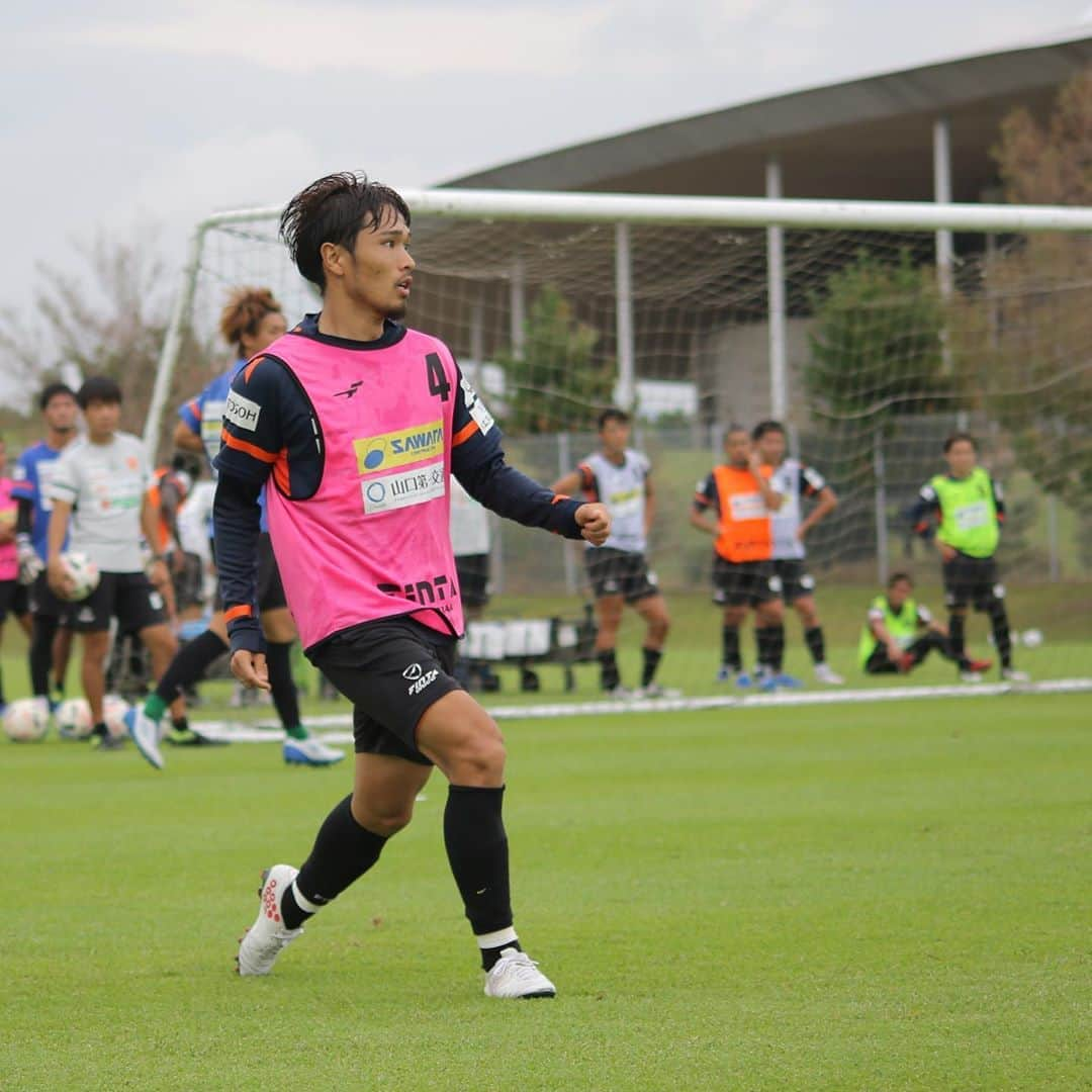 レノファ山口FCさんのインスタグラム写真 - (レノファ山口FCInstagram)「9月17日　トレーニング #renofa #レノファ山口 #ヘニキ #田中陸 #ヘナン #池上丈二 #楠本卓海 #山田元気 #吉満大介」9月17日 13時33分 - renofa_yamaguchi