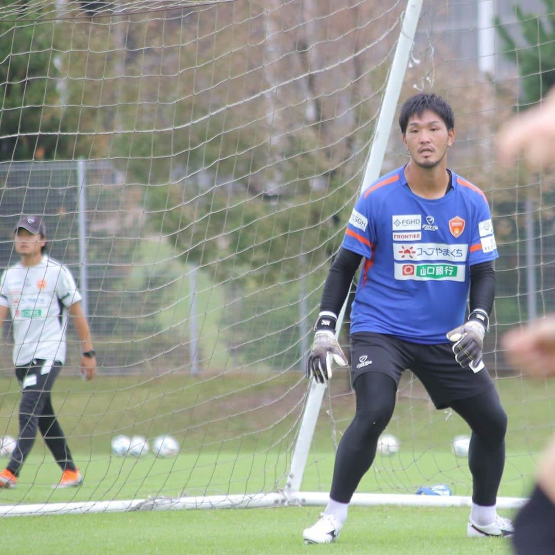 レノファ山口FCさんのインスタグラム写真 - (レノファ山口FCInstagram)「9月17日　トレーニング #renofa #レノファ山口 #ヘニキ #田中陸 #ヘナン #池上丈二 #楠本卓海 #山田元気 #吉満大介」9月17日 13時33分 - renofa_yamaguchi