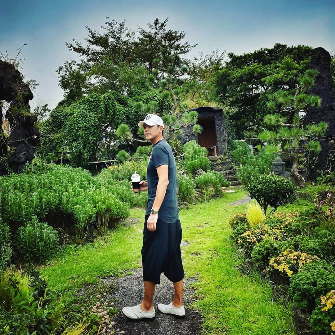リュ・シウォンのインスタグラム：「다들 건강하시길....📌 .」