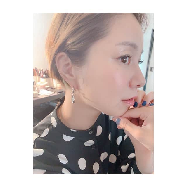 田中美保さんのインスタグラム写真 田中美保instagram 大好きな Mariablackjp のピアス 華奢なものもあって 一目惚れ Mariablack 好きすぎて イヤーカフも持ってるw 指輪もブレスも可愛いのよぉ どーしよ 色々欲しい 物欲 が止まらない 9月