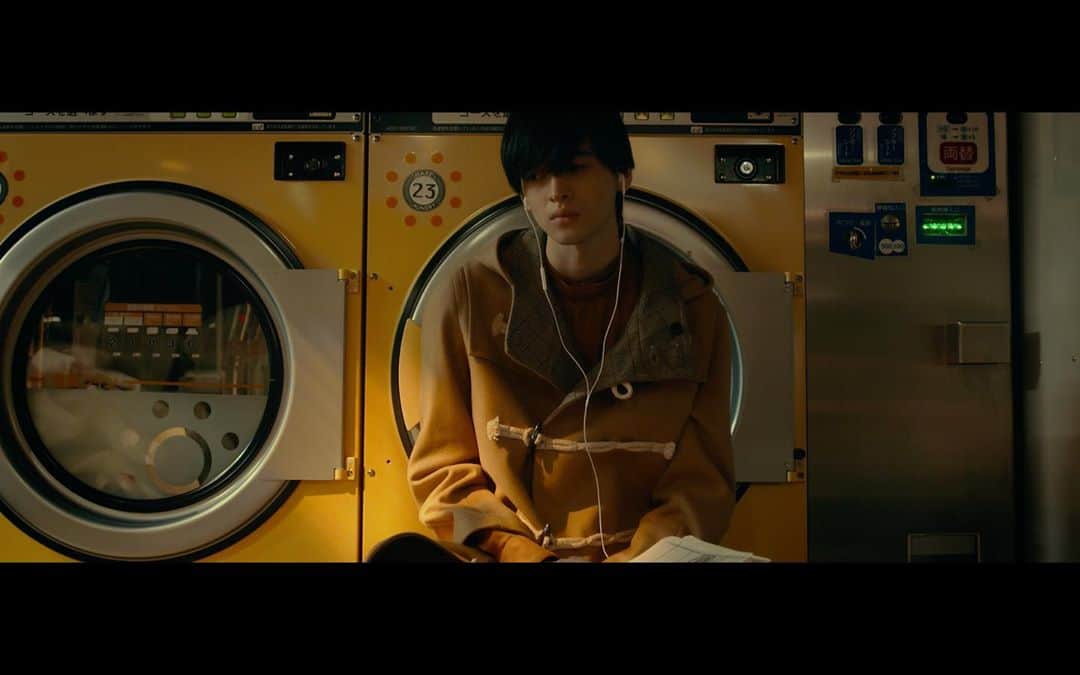 猪俣ユキのインスタグラム：「New short film [Boy Meets Girl -Starry Night] 制作支援いただきありがとうございました！Thank you so much for this wonderful opportunity @videographerzoo @starbucks_j  スターバックスジャパンwebサイトから観てください！ Starring: Chari Suzuki (Stardust Promotion)  @strisland   DP: @ryohk  Gagffer: Wataru Sugimura  Wardrobe Provided by @junokamoto_dky  Location: Share’s Laundry Rakune」