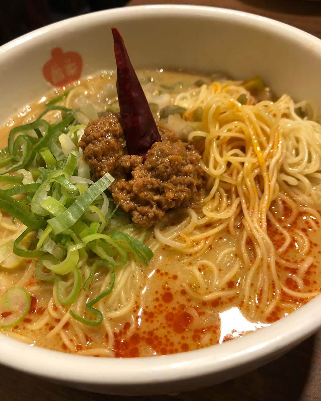 平田雄也のインスタグラム：「たまに無性に食べたくなるピリ辛🍜  #坦々麺　#ラーメン」