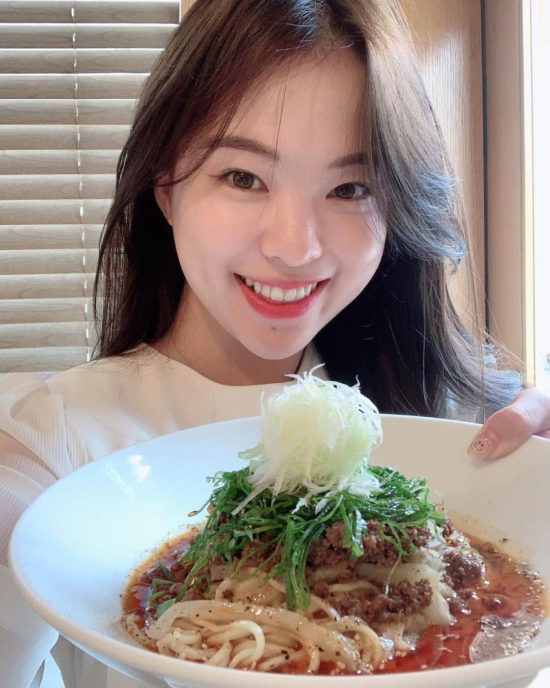 ハヌルさんのインスタグラム写真 - (ハヌルInstagram)「맛있는건 정말 참을수없어~💗」9月17日 14時28分 - haneulina