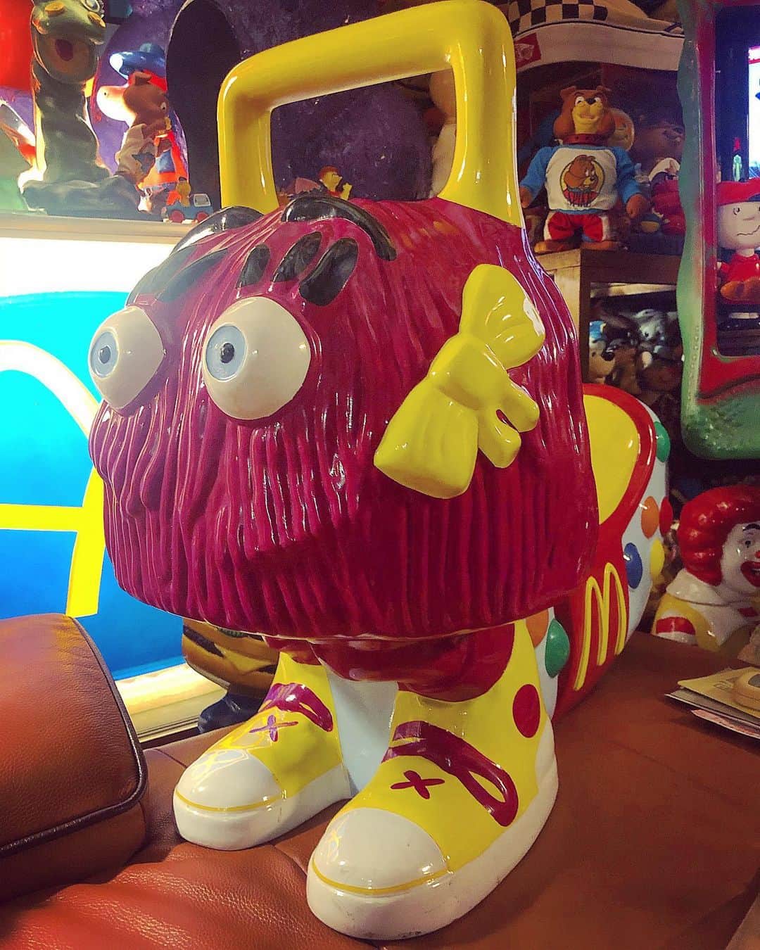 大川知英のインスタグラム：「70's McDonald's Playground Spring Riders FRY GUY🍟😚 とぅいに激カワなフライガイがずっぽし🤤 1人は寂しいだろうから青いやつも💩 そしていつかはメリーゴーランド...upi-🤡❗️ #mcdonalds #playground #springriders  #fryguys#vintage#70s#激かわ#ずっぽし #青いフライガイも#いつかメリーゴーランド #夢はデカく#amecajiboys#takatsubase #アメトイ部#captain」