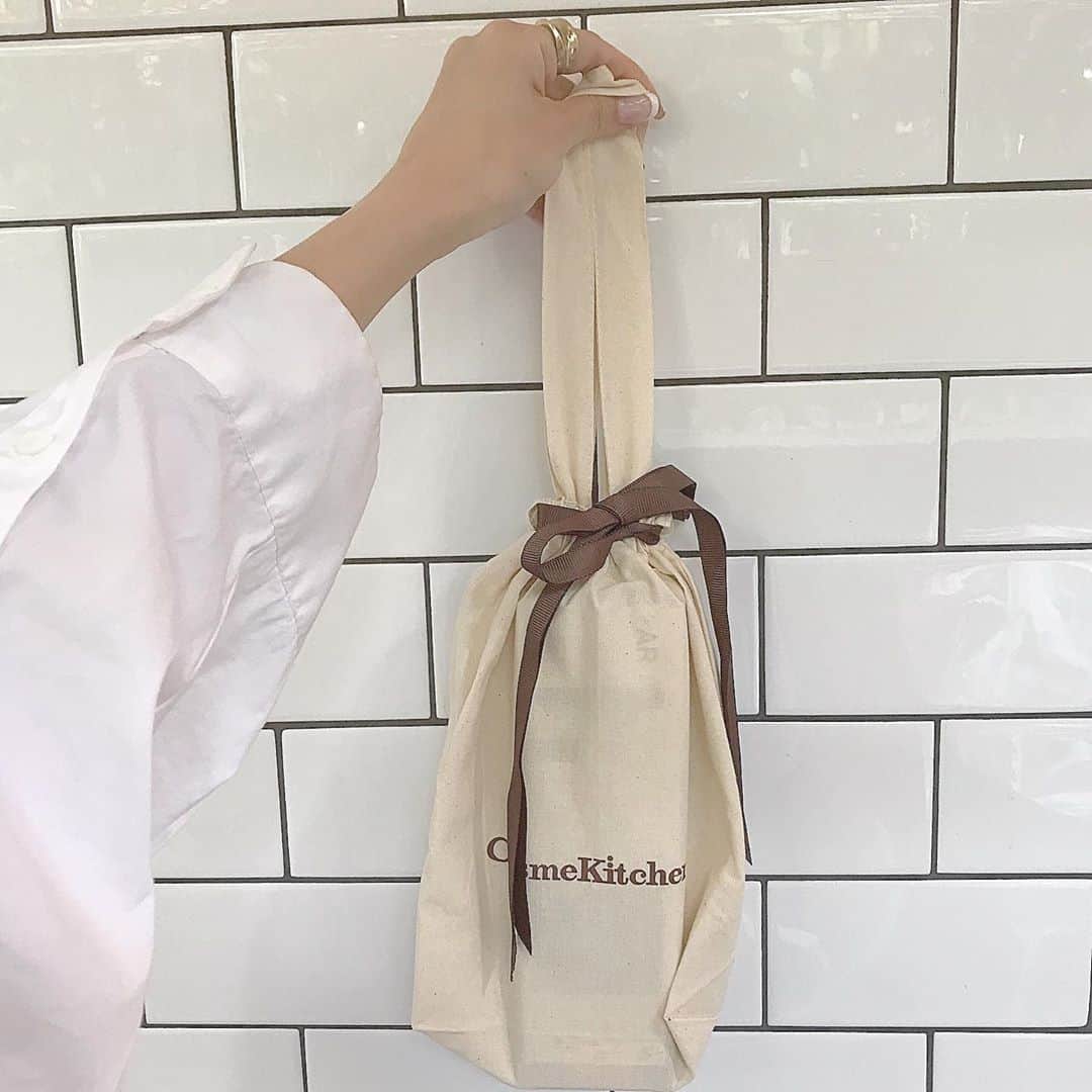 斉藤瑞季のインスタグラム：「コスメキッチン大好き勢。 手紙も添えてあってキュン💕  #cosmekitchen  #organiccosmetics」