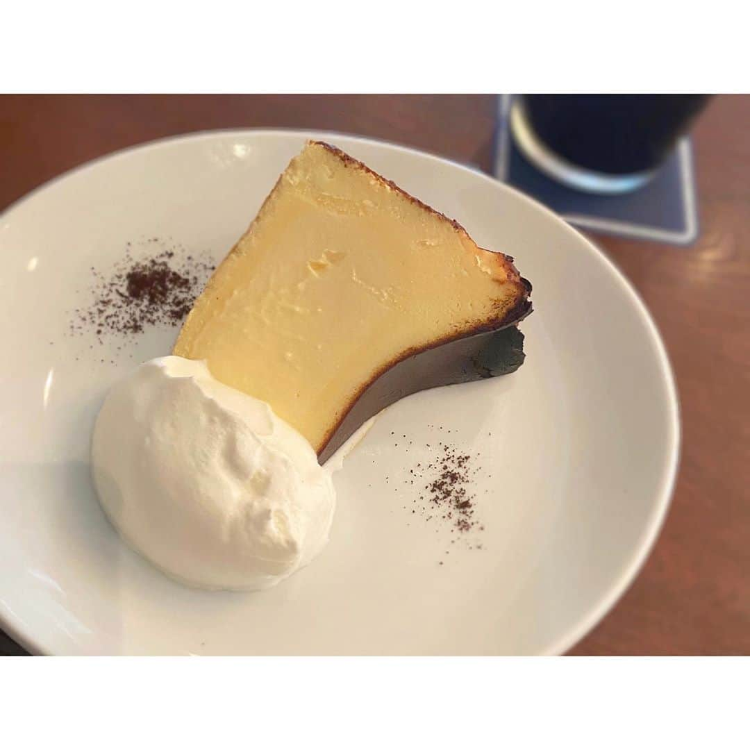 反田葉月さんのインスタグラム写真 - (反田葉月Instagram)「ここのチーズケーキすごいとろとろなの﻿ ﻿ すごい濃厚で感動しちゃった﻿ お仕事の前に1人で行ったんだけど﻿ お店も落ち着いててすごい良かったぁ﻿ ﻿ ﻿ お仕事前に元気チャージできた﻿ ﻿ #6thbyorientalhotel」9月17日 15時11分 - tandahazuki_