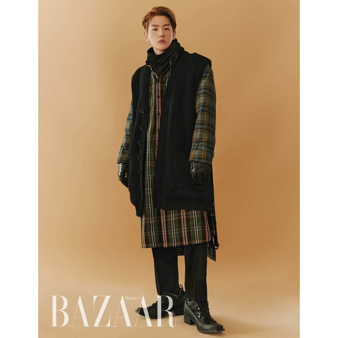 EXOさんのインスタグラム写真 - (EXOInstagram)「BAEKHYUN, the ambassador of 'Burberry' reveals cover & photos for <Harper's Bazaar> October issue🐶 ✨1st K-Pop male artist to be featured solo on the magazine cover  ‘버버리 앰배서더’ 된 백현 <하퍼스 바자> 10월호 커버와 화보 공개🐶 ✨K-POP 남성 아티스트 최초 단독 커버 장식!  #백현 #BAEKHYUN @baekhyunee_exo #EXO #엑소 #weareoneEXO #버버리 #Burberry #HarpersBazaar #HarpersBazaarKorea」9月17日 15時20分 - weareone.exo