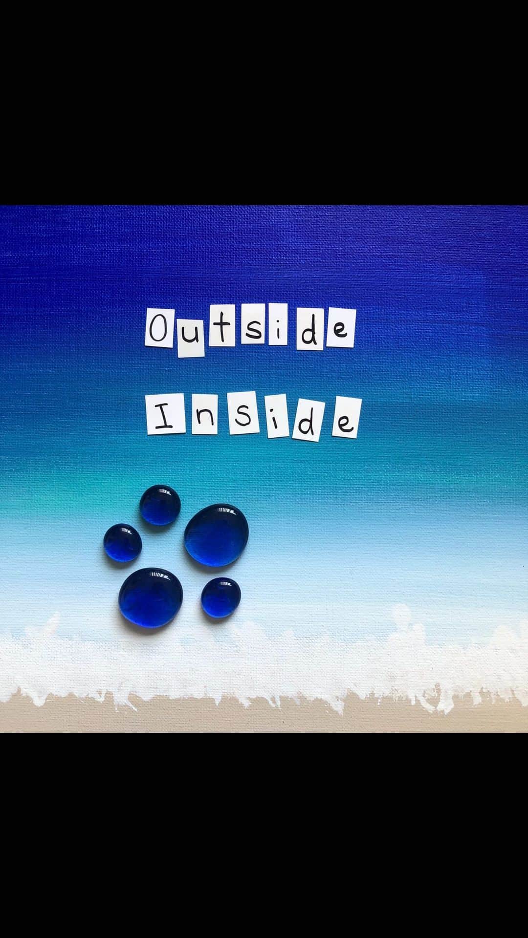 KATのインスタグラム：「Have you seen this music video of Outside Inside with @edenkai_official ?  I made it on my iphone. The link to my channel is on the bio.  #stopmotionanimation #stopmotion #outsideinside #lyricvideo #diymusicvideo」