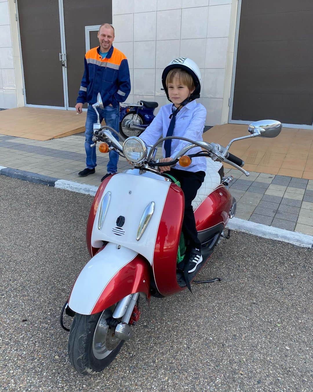 のインスタグラム：「После трени в школу📆 Долбоклюву Honda Joker 25 лет🎎🛵」