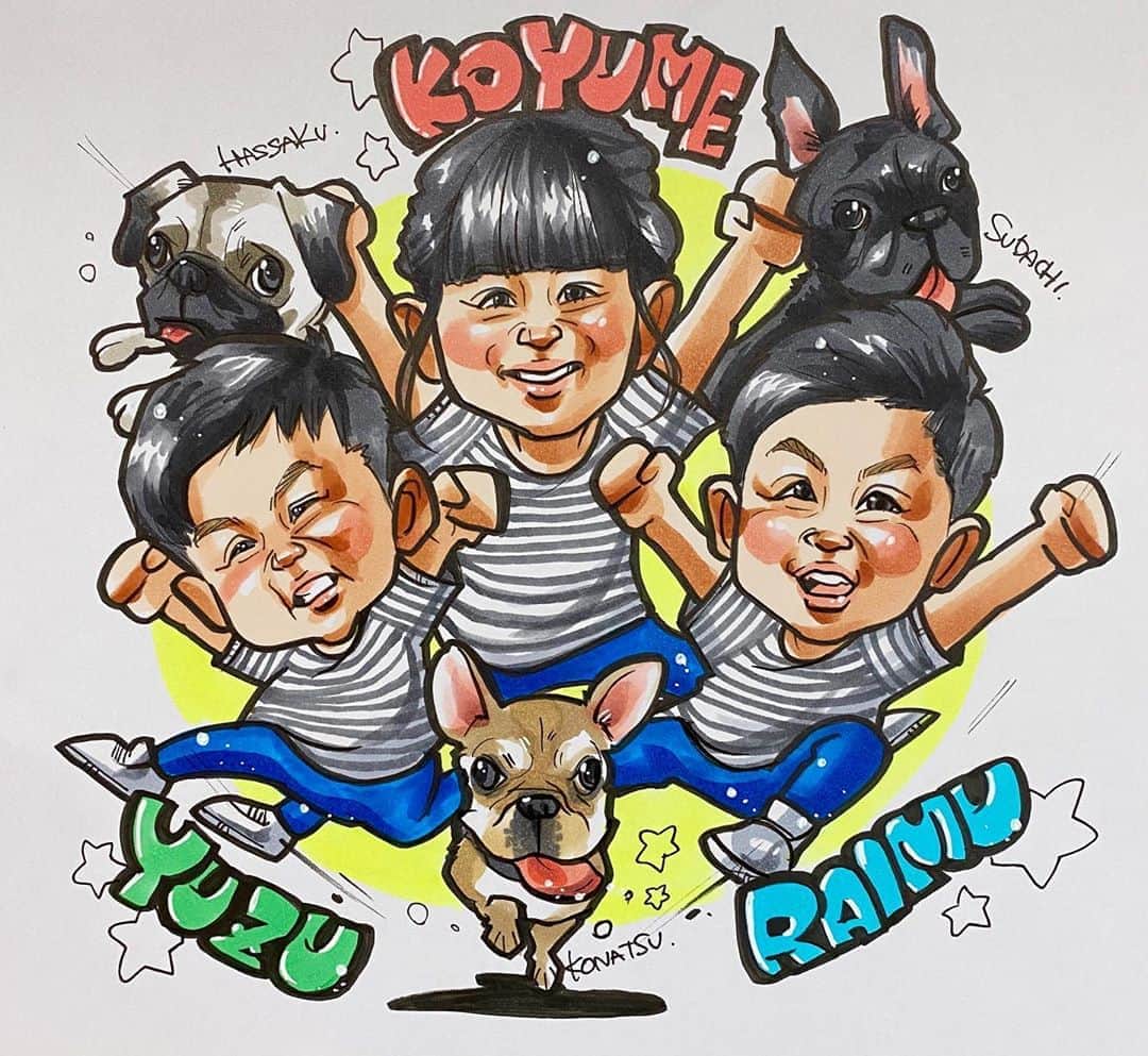 似顔絵★𝗚𝗢𝗥𝗜𝗞𝗜𝗡𝗚のインスタグラム：「. . 今日の一枚目❤️❤️ . . 二枚のご依頼でした🙇‍♀️💕 . . こちらはお子様と可愛いワンコちゃん達😍⭐️✨ 元気一杯に描いてみました🔥🔥🔥⭐️✨ . . .  ❌❌現在は、予約受付終了してます❌❌ 。 . . .  2020年度ご予約のお客✨ 現在70番までの方へ案内中です🌟✨💕 DMの確認いただきgmailへ返信宜しくお願い致します🙇‍♀️🌟✨✨ . . . .  次回の予約応募は、2020年のご予約分を書き終える予定の 来年春から夏頃の、、、予定です。 ※あくまでも予定なので前後します🙇‍♀️ . . . .  オーダー再開の際には 人数制限あるため必ず予約ができるわけではございません。 そのことも踏まえた上で 次回ご検討いただけると嬉しいです(^^) . . また、結婚式の使用を考えてくださる方も多いです✨  前々からお伝えしていますが、 基本的に予約順に対応しているため、 近々の納期を希望される方は、 対応できないこともあるので、 あらかじめご了承ください💦 . . . . . ※今回予約が取れた方へ※ . .  写真がまだ用意できてない、入金が遅れそうなど、状況により、順番が前後することもございます‼️ あらかじめご了承ください。 。 . . . また、芸能人、キャラクターのオーダー、パロディ風オーダーはお断りしています。  芸能人については、ご本人様に直接プレゼントなどはOKです。 . . . . . . 💰料金表は過去投稿記事みてね❤💰 . . . . . ➡️ハッシュタグ⇨ goriking117料金表2019⬅️ . . ✨✨✨✨✨✨✨✨✨✨✨✨✨✨✨✨ @by.goriking のアカウントでは、 過去書かせて頂いたお客様方からの、 似顔絵のその後のお写真をいただき、 投稿しております^ - ^❤️❤️ 玄関に飾ってある似顔絵、 渡した瞬間のお写真、 ご本人とのお写真などなど💕 いろんな場面でのお写真お待ちしております^ - ^✨⭐️ . . . .  #似顔絵#pencildrawing#drawing#pencil#illust#painting#art#artwork#絵描きさんと繋がりたい#似顔絵師#gorikingの似顔絵屋さん#仲良し家族#仲良し姉弟#姉弟#愛犬#フレンチブルドッグ#パグ#犬#dogs#子供#🐶#kids#kids_japan#comicart#anime#animeart#comicartist#animejapan」