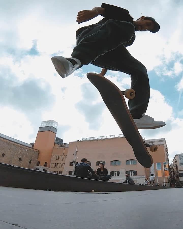 MACBA LIFEのインスタグラム