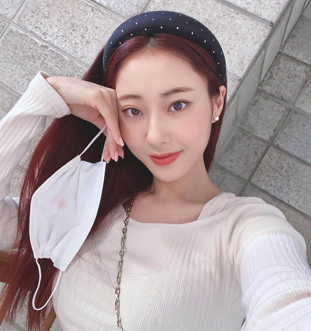 ギョンリ のインスタグラム：「그럴수도 있지 모- 😊」