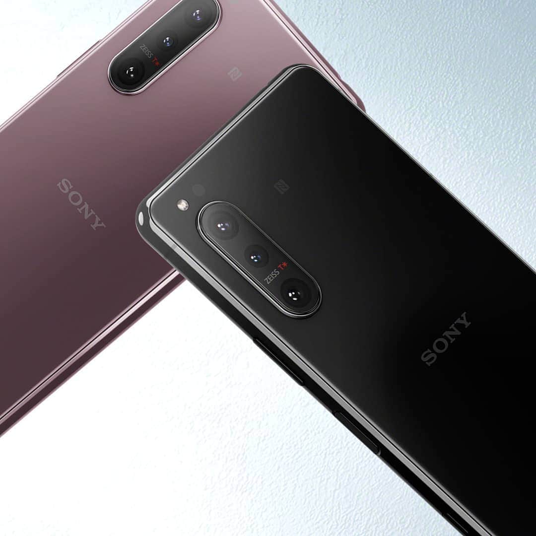 Sony Mobileさんのインスタグラム写真 - (Sony MobileInstagram)「Built for speed, made compact. Behold your all-new, pocket-size hero: Xperia 5 II.  #Xperia5II #Xperia #Sony #SonyXperia #Creativity #Compact」9月17日 16時42分 - sonyxperia