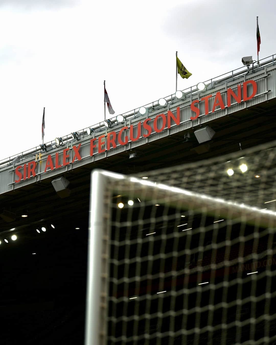 マンチェスター・ユナイテッドさんのインスタグラム写真 - (マンチェスター・ユナイテッドInstagram)「⏳ Not long until we're home again 🏟️ #MUFC #OldTrafford」9月17日 17時03分 - manchesterunited