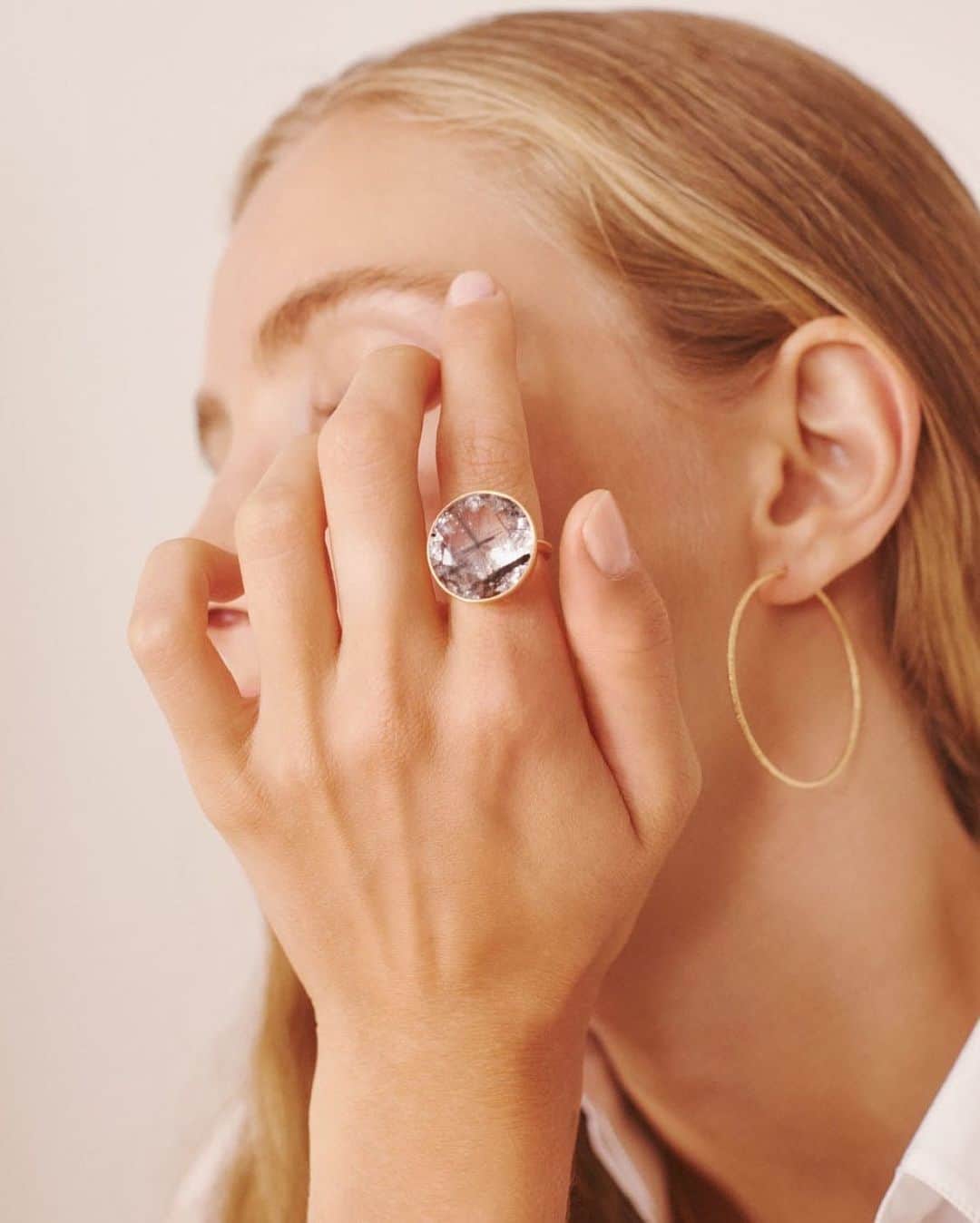 MARIHA Official Instagramさんのインスタグラム写真 - (MARIHA Official InstagramInstagram)「Earring  Wish 願い事 Ring  Earth Drops, Black Rutilated Quartz  ルチルの色合い、透明感、ルチルクォーツには実にさまざまな石が存在します。なかでもブラックルチルクォーツの神秘的な美しさは特徴的。  MARIHA直営店では、ルチルクォーツフェアを開催中です。 是非店頭で石の美しさをご覧くださいませ。  #mariha #jewelry #gemstones #マリハ #ジュエリー #mariha伊勢丹新宿店 #mariha阪急うめだ本店 #ゴールドルチル　#ブラックルチル　#天然石リング　#ゴールドルチルクォーツ　#ブラックルチルクォーツ」9月17日 17時08分 - mariha_official