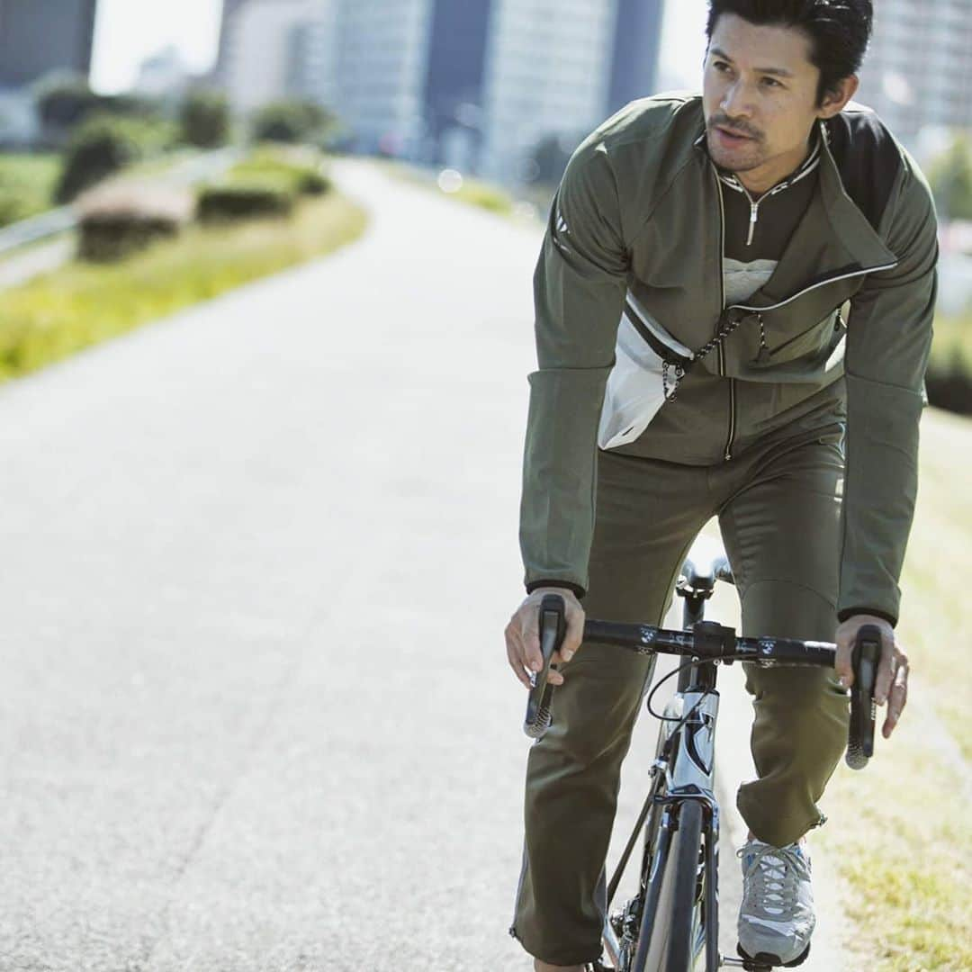 山下晃和さんのインスタグラム写真 - (山下晃和Instagram)「【MODEL】Riding and 😃.  #bike #bicycle #touring #modeling  #mensmodel #fashion #fashionmodel #japanesemensmodel #japanesemodel #Cyclist #Cycling #ファッションモデル #メンズモデル #日本人モデル #モデル  photo by Takaaki Miuta @miupho  Directed by Tokyo Wheels @tokyowheels」9月17日 17時37分 - travel_akikazoo