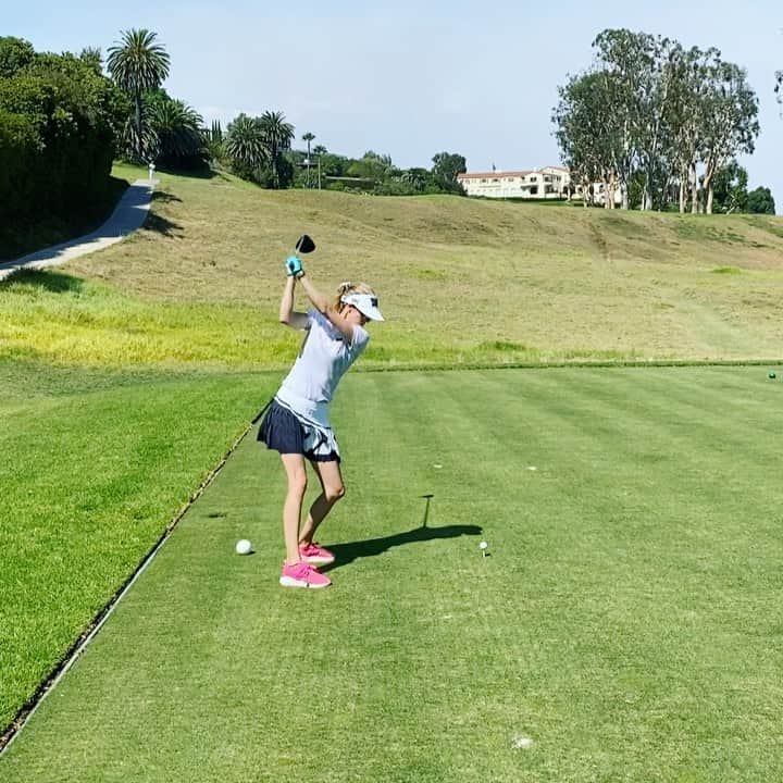 アンナ・ローソンのインスタグラム：「👋🏻 @pxg 👋🏻 #pxgapparel」