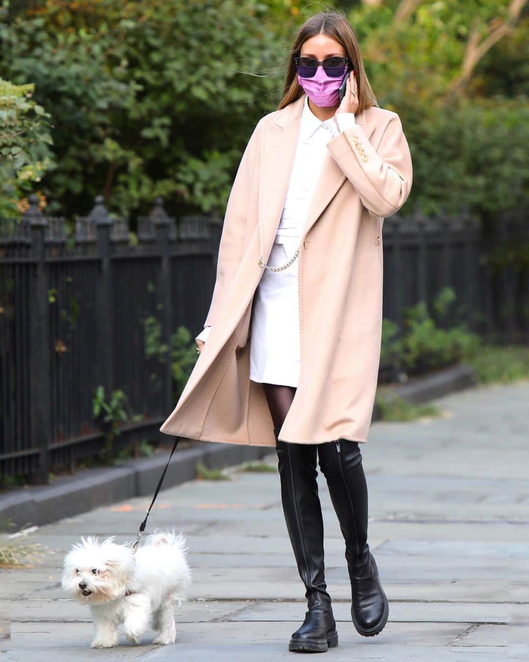 オリヴィア・パレルモのインスタグラム：「Layering season has begun in NYC 🧥👢」