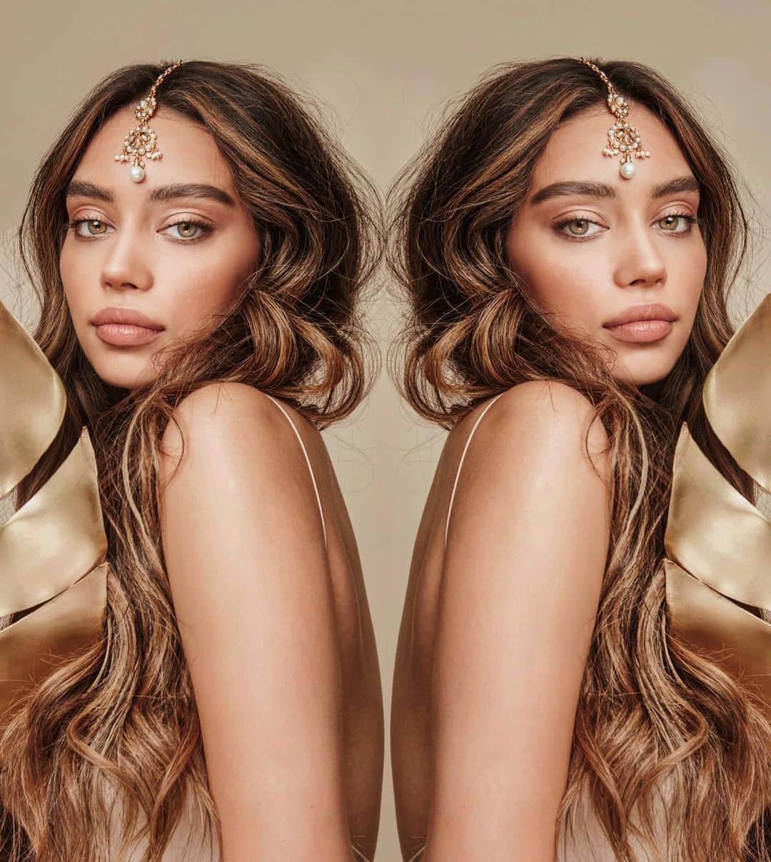 JANICE JOOSTEMAさんのインスタグラム写真 - (JANICE JOOSTEMAInstagram)「Seeing double with @fableandmane 🍂 A year ago we were on set in NYC with @fableandMane & @sephora」9月18日 3時25分 - janicejoostemaa