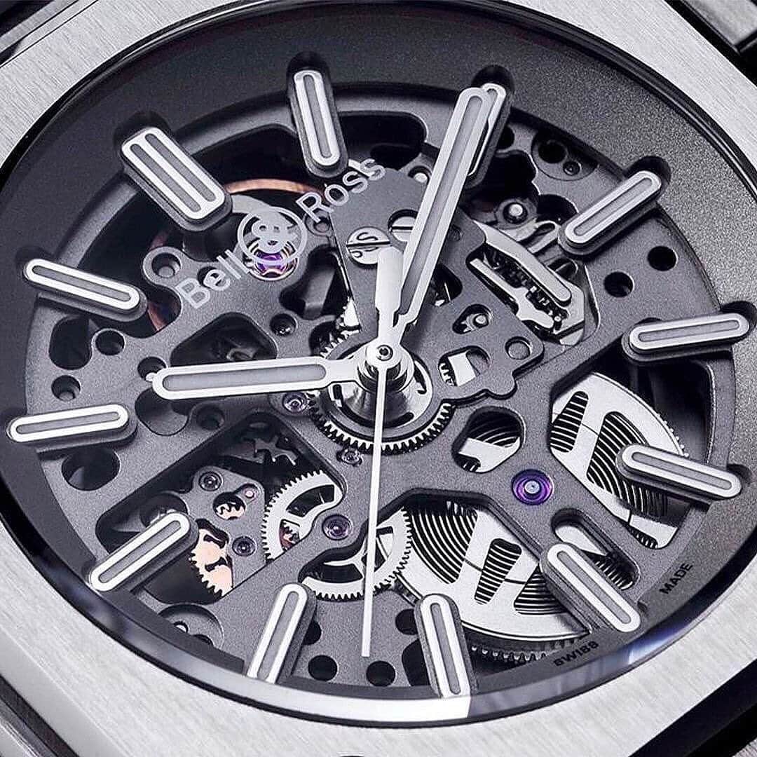 Daily Watchさんのインスタグラム写真 - (Daily WatchInstagram)「The @BellRossWatches BR 05 Skeleton with integrated bracelet. A limited edition of 500 pieces with the automatic calibre BR-Cal.322 movement #BellRoss」9月18日 3時34分 - dailywatch