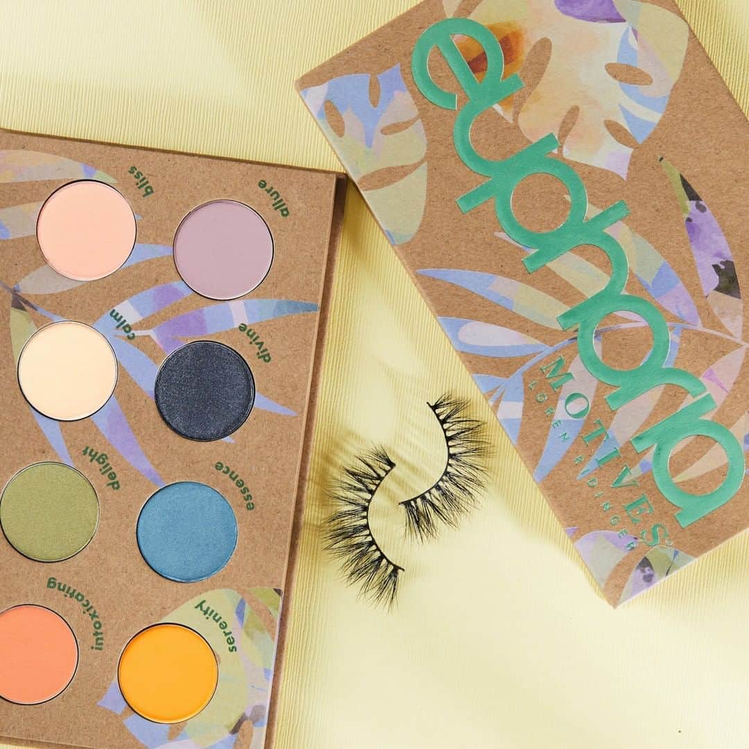 Motives Cosmeticsさんのインスタグラム写真 - (Motives CosmeticsInstagram)「We're not ready to say goodbye to summer☀️. Get your hands on our limited-edition EUPHORIA💚💜💙 Eyeshadow Palette before it is gone forever!   Don't forget to pair your favorite @linazunigamakeup lashes with your Euphoria Eye look for some seriously flirty eyes. . . . . . #motivescosmetics #motives #makeup #beauty #makeupartist #mua #girlboss #entrepreneur #beyourownboss #everydaymakeup #naturalmakeup #everydaybeauty #linalashes #lashes #falselashes #lashextentions #euphoria #euphoriaeyeshadow」9月18日 4時00分 - motivescosmetics