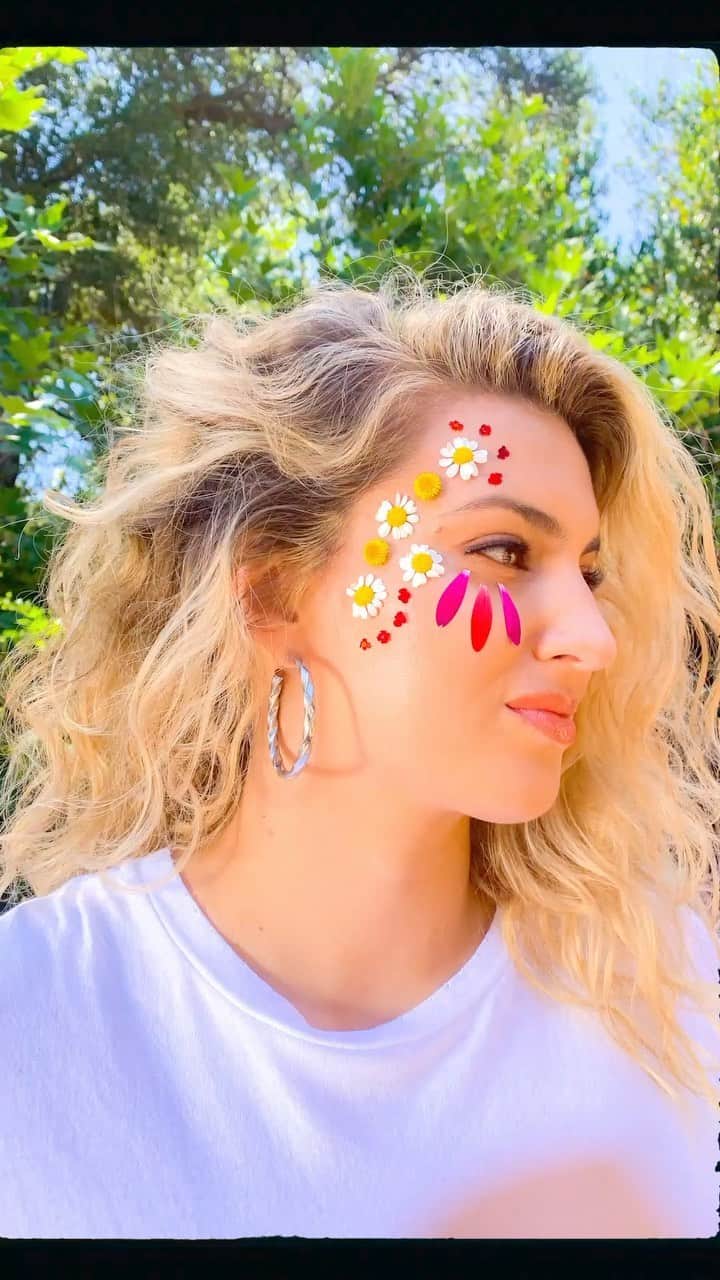 トーライ・ケリーのインスタグラム：「1 of my fav music videos i’ve ever gotten to make!」