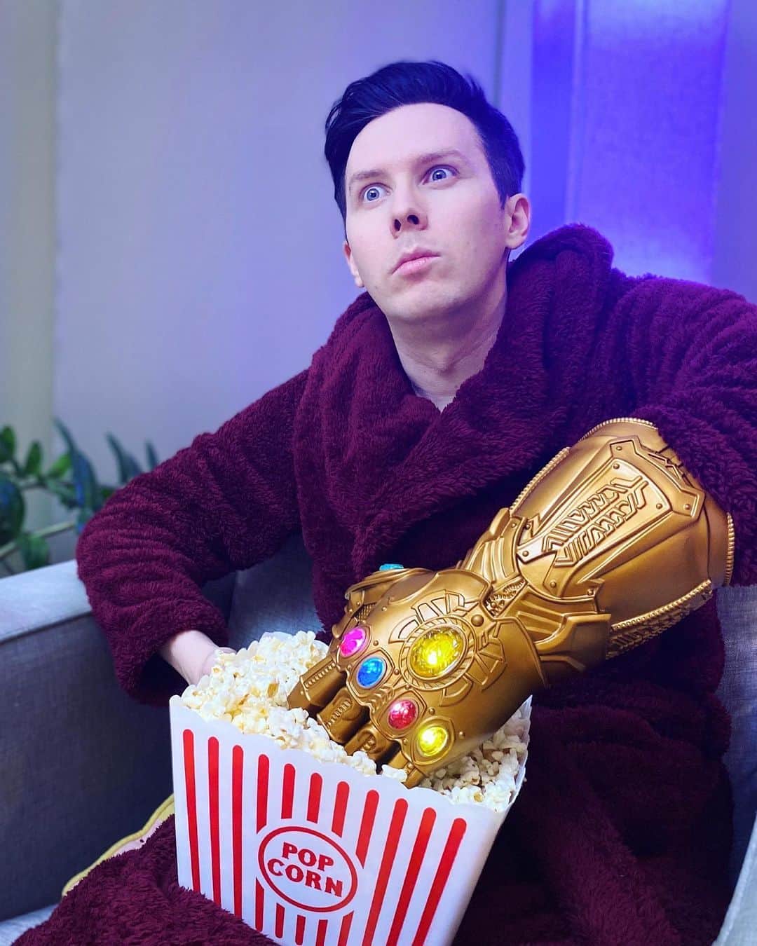 フィル・レスターのインスタグラム：「#AD - This bowl of popcorn right now “Mr. Phil ..I don’t feel so good.”  ..Okay maybe I’m taking my Marvel marathon a little too seriously. It’s been over a year since Endgame and as a fan I’m on a super superhero spree - but if you’re new to the Marvel Cinematic Universe and don’t yet get the 9000 amazing memes - GOOD NEWS as the best of Marvel is assembled on #DisneyPlusUK! So what are you waiting for?!  Thanks to @DisneyPlusUK #Marvel (I’m never taking this Cap suit off)」