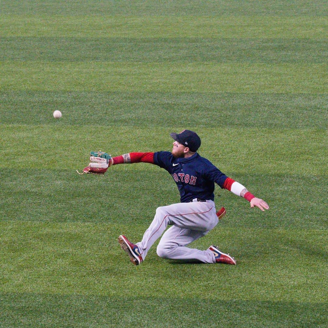 ボストン・レッドソックスさんのインスタグラム写真 - (ボストン・レッドソックスInstagram)「The Dugie Slide」9月18日 4時20分 - redsox