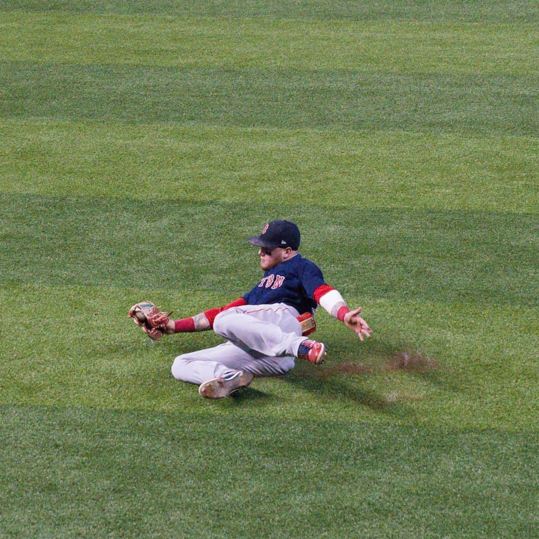 ボストン・レッドソックスさんのインスタグラム写真 - (ボストン・レッドソックスInstagram)「The Dugie Slide」9月18日 4時20分 - redsox